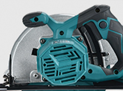 Empuñadura auxiliar y empuñadura principal con agarre suave.